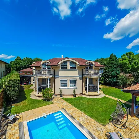 Estike Apartmanhaz Διαμέρισμα Σίοφοκ