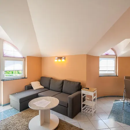 Estike Apartmanhaz Διαμέρισμα Σίοφοκ