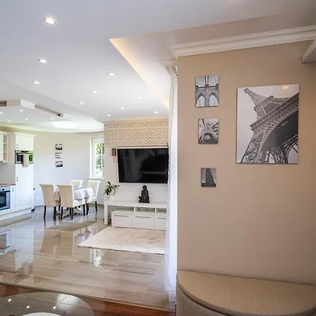 Estike Apartmanhaz Διαμέρισμα