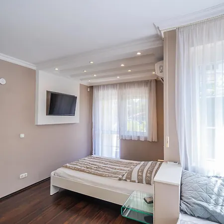 Estike Apartmán *