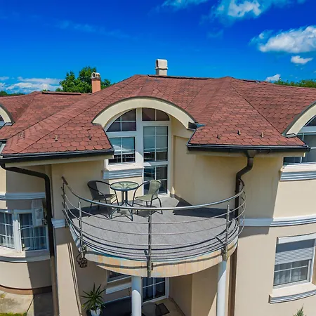 Apartament Estike Apartmanhaz Siófok